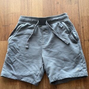 ALO Yoga Gray Athletic Shorts Relaxed Fit